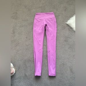 Wunder under Lululemon leggings